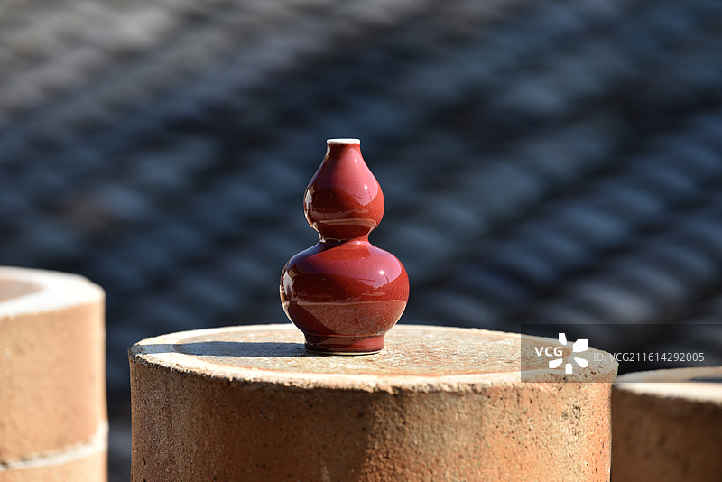 景德镇高温颜色釉祭红葫芦瓶图片素材