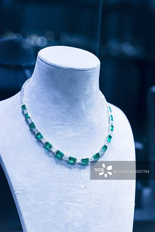 绿宝石钻石项链 珠宝首饰图片素材