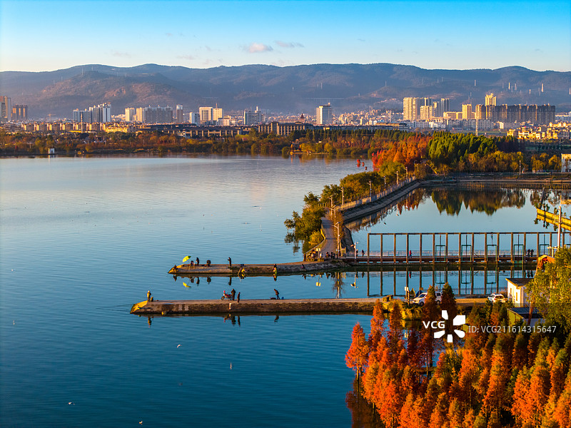 云南省玉溪市江川区星云湖天使之翼码头风光图片素材