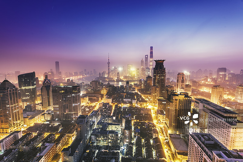 高视角下上海城市夜景风光建筑，上海陆家嘴，上海外滩，外滩万国建筑图片素材