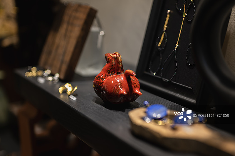 特色的珠宝首饰玛瑙石银首饰装饰特写镜头图片素材
