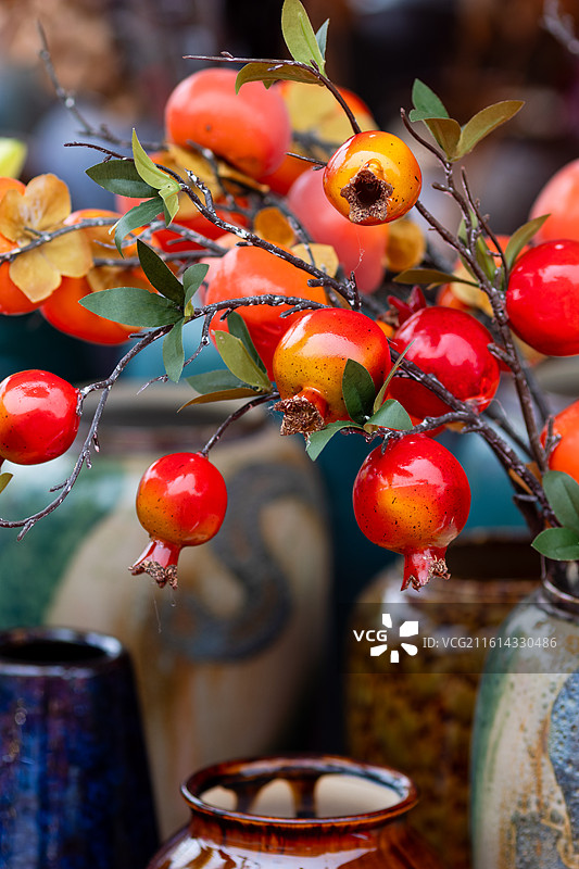 春节花街仿真石榴枝装饰摆件图片素材