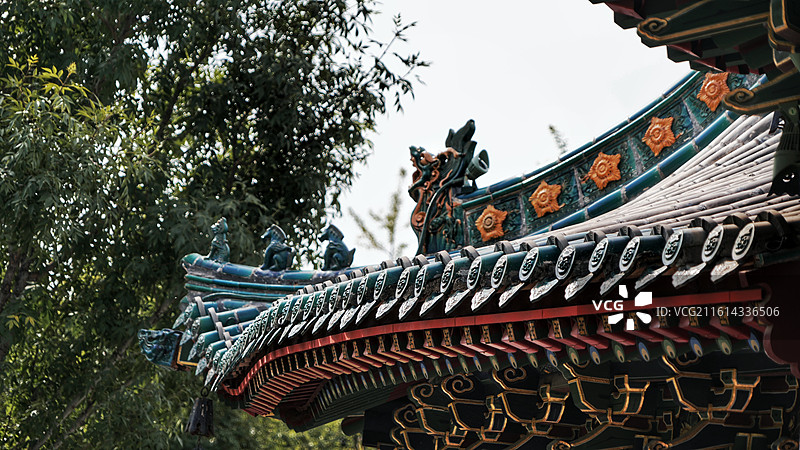 太原双塔公园以 “双塔凌霄” 为核心，有三馆六区六园，集历史文化、生态景观、休闲娱乐于一体图片素材