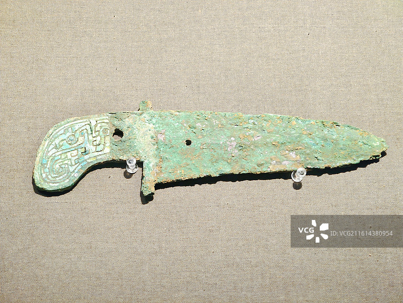 西安陕西历史博物馆商代曲内戈图片素材