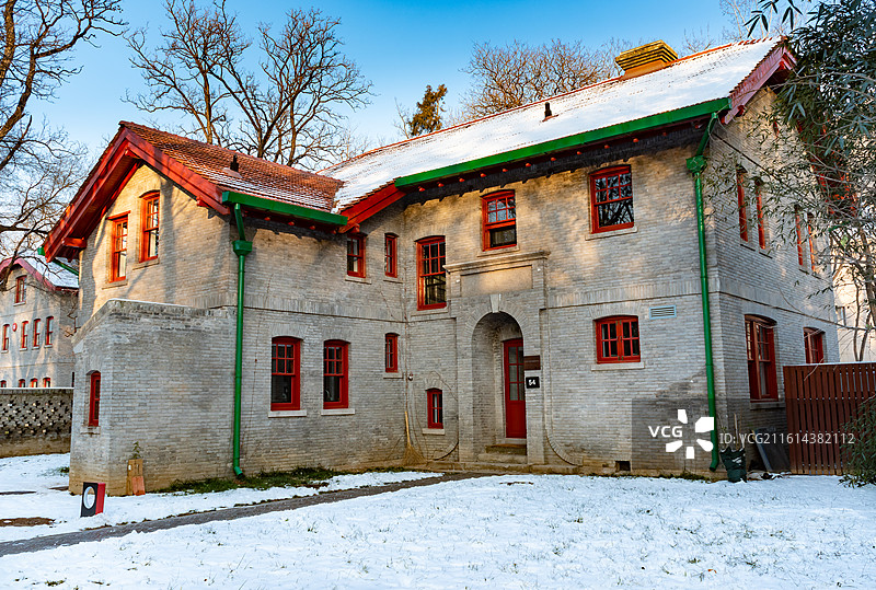 冬天雪后北京大学燕南园54号历史学家洪业数学家庄圻泰故居洋楼图片素材