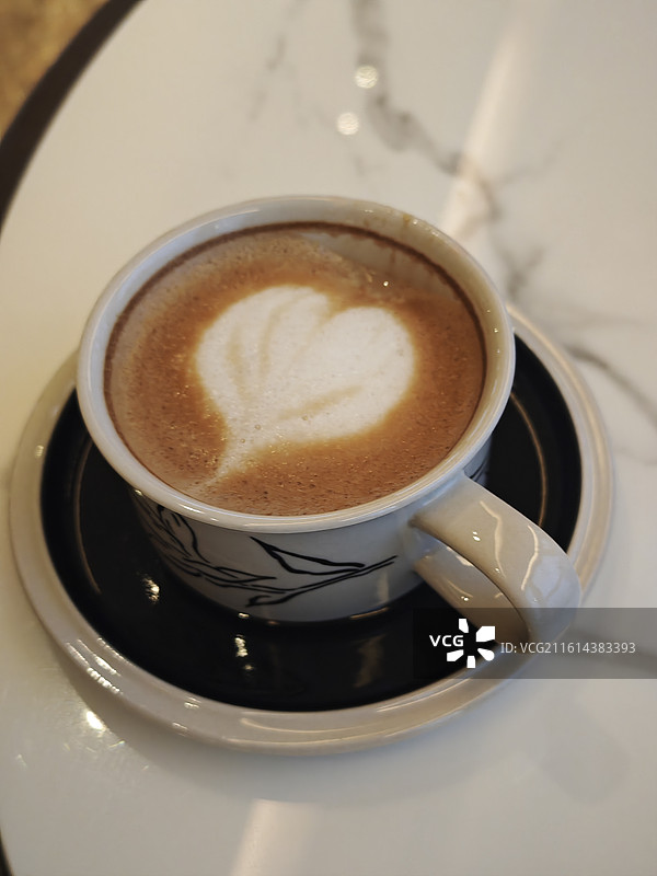 心形拉花卡布奇诺咖啡图片素材