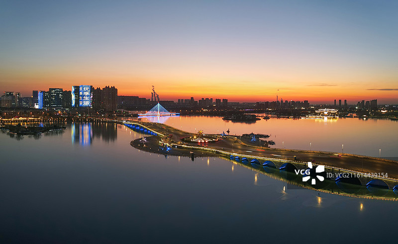 滨州中海晚霞夜景图片素材