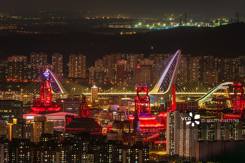 北京石景山首钢园区新首钢大桥夜景图片素材