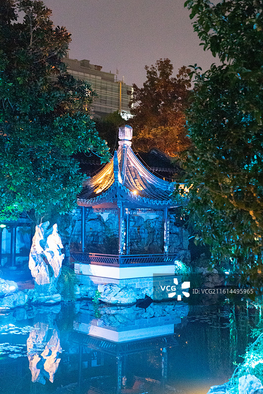 瞻园水榭楼台夜景图片素材