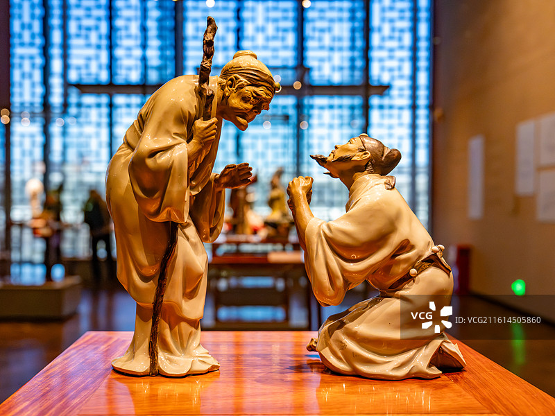 石湾雕塑 弃官寻母图片素材