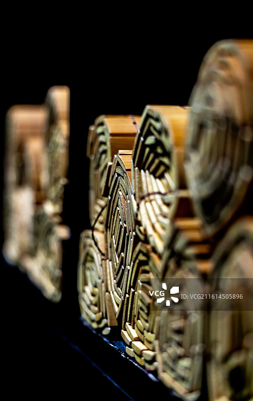 山东济宁曲阜孔子博物馆竹简文物藏品特写镜头图片素材