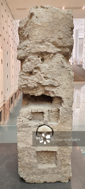 希腊雅典卫城博物馆～供奉阿斯克勒庇俄斯的柱子图片素材