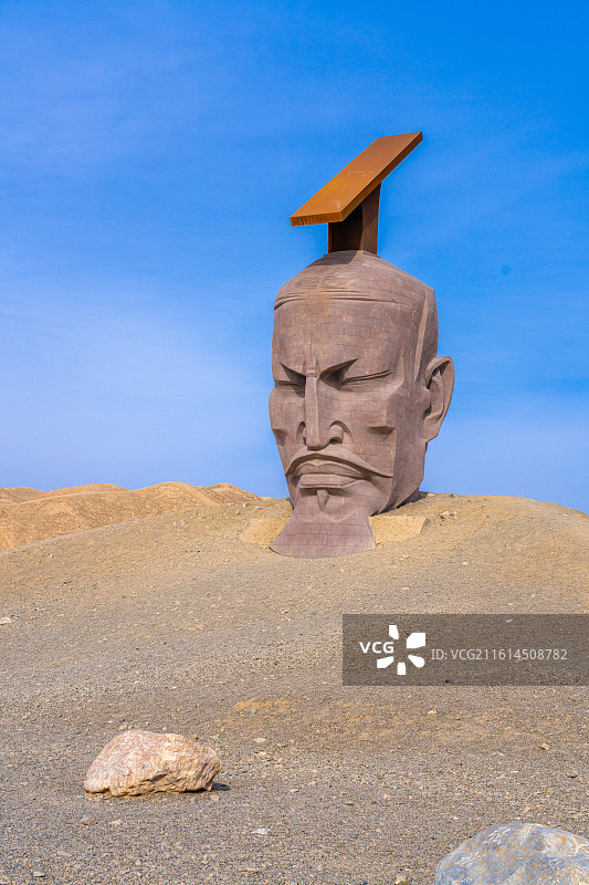 甘肃省酒泉市 瓜州县 戈壁艺术雕像 汉武雄风图片素材