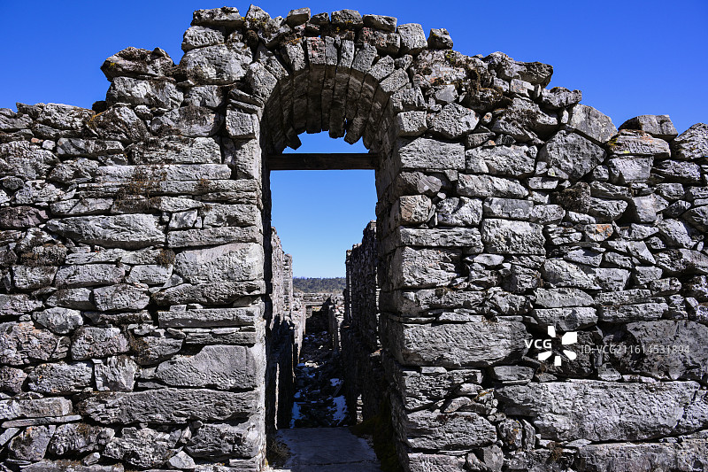 G219国道怒江腊维洋人房遗迹图片素材