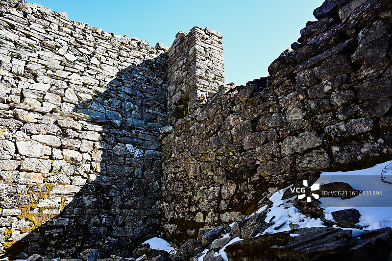 G219国道怒江腊维洋人房遗迹图片素材