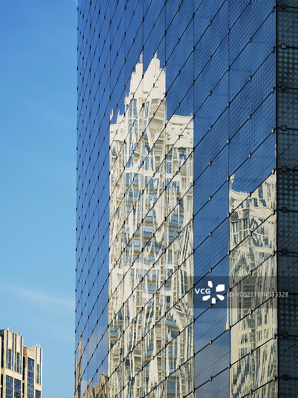 街拍摄影——冬日暖阳下的宝龙城市广场，蓝天与建筑，把城市揉成镜像诗3图片素材