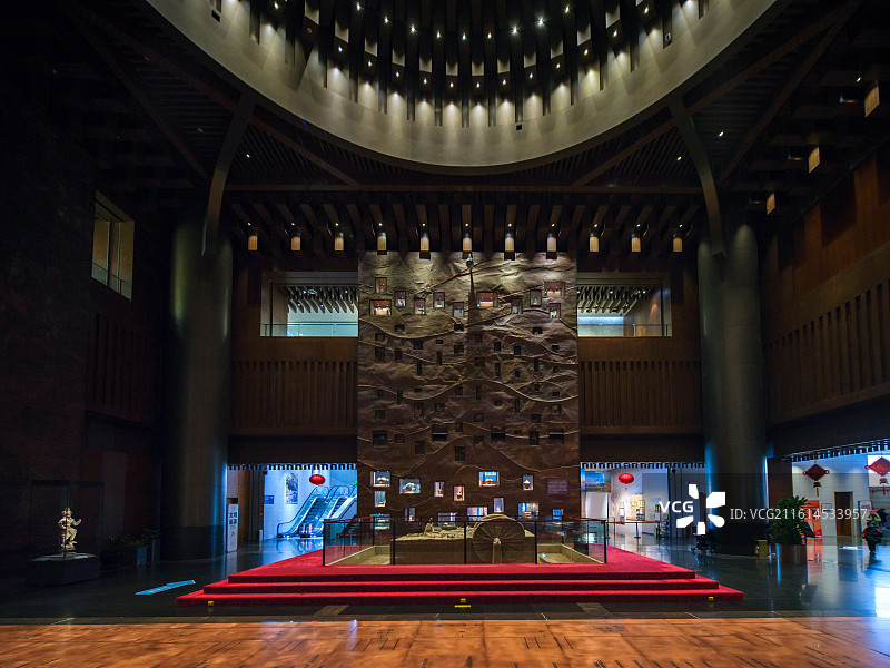 中国考古博物馆“历史中国·鼎铸文明-中国历史研究院文物文献精品展”图片素材