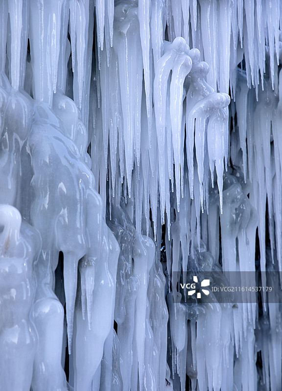 青海西宁城北区的冰挂图片素材