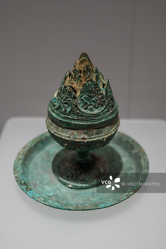 人物山水动物纹博山炉-东汉图片素材