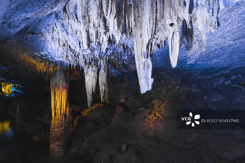 喀斯特溶洞石笋图片素材