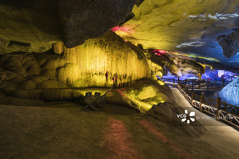 喀斯特溶洞石笋图片素材