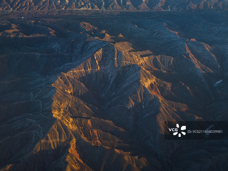 2019年1月5日，搭乘航班从西藏拉萨飞往宁夏银川途中，使用哈苏H6D - 100C相机进行航拍。图片素材