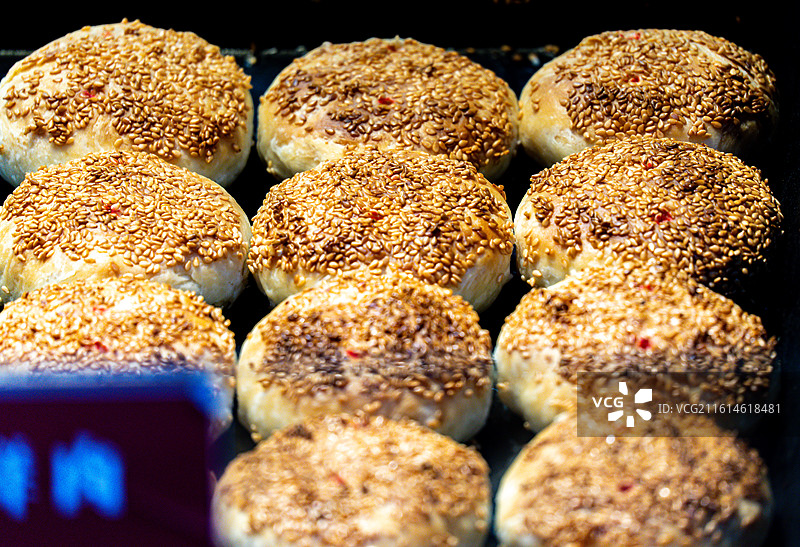 上海七宝老街芝麻酥烧饼黄桥烧饼图片素材