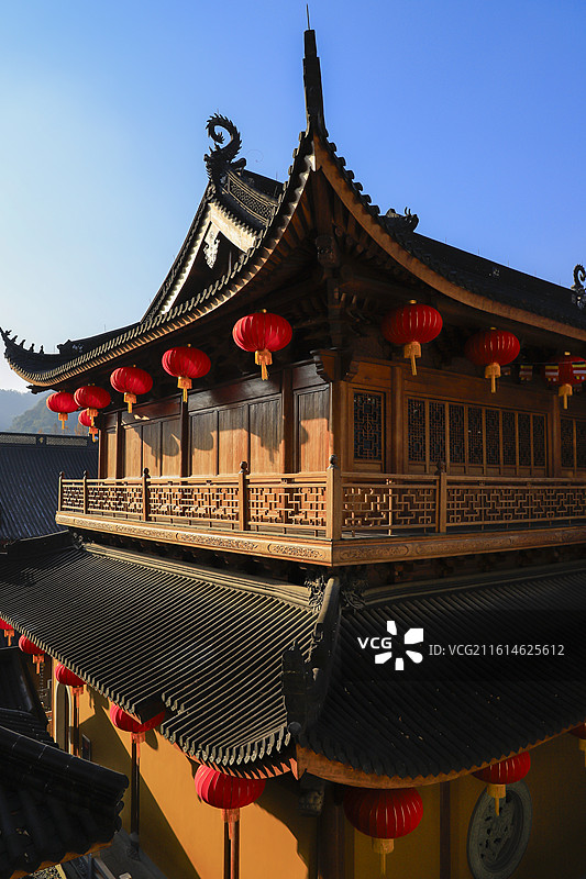 上天竺宏伟庄严悬挂红灯笼的庙宇建筑图片素材