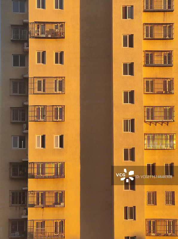 夕阳下的高楼图片素材