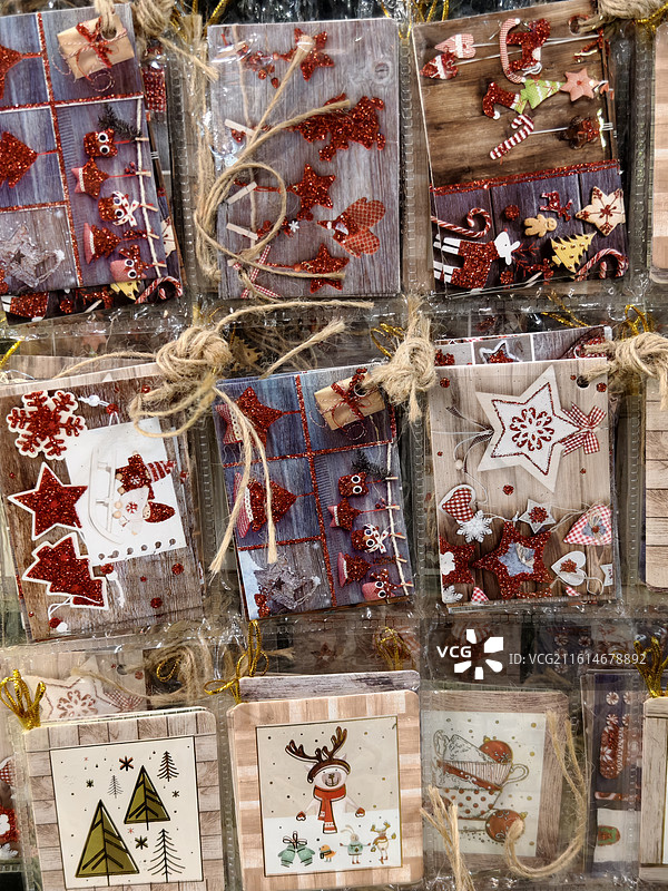 精美圣诞贺卡：星星与雪花图案，传递节日祝福图片素材