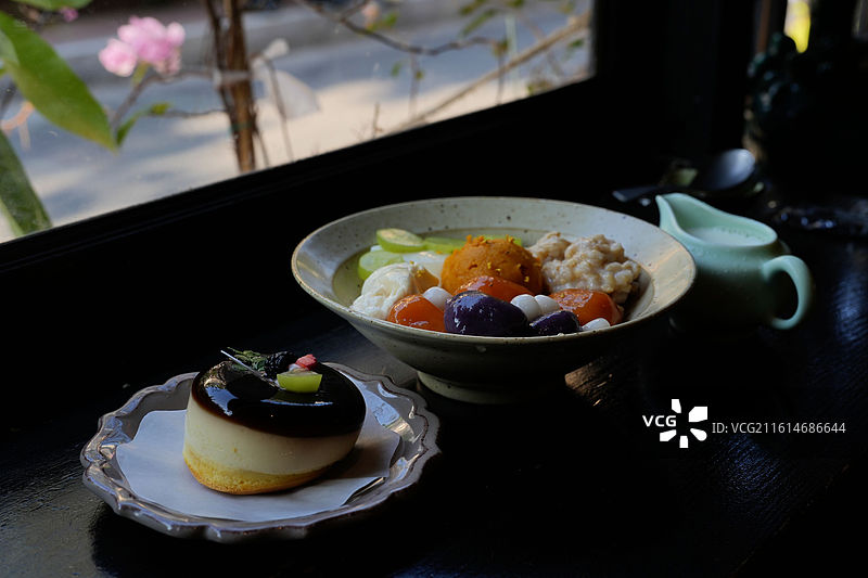 布丁与麻薯碗图片素材