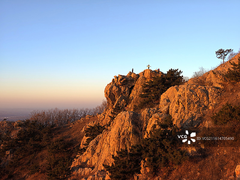 冬天，三九天攀爬莒县屋楼崮看日出，冬季自然风光图片素材