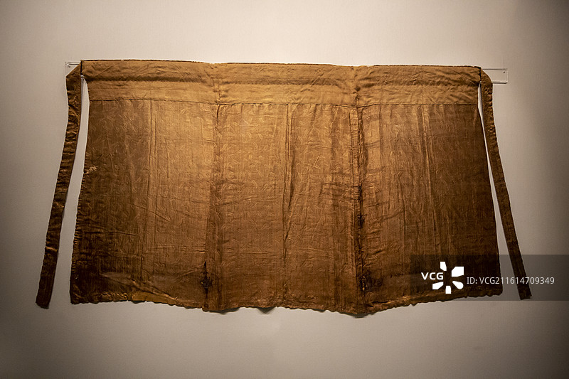 浙江杭州中国丝绸博物馆：折枝朵花纹罗裙【南宋咸淳十年（1274），江西德安周氏墓出土】图片素材