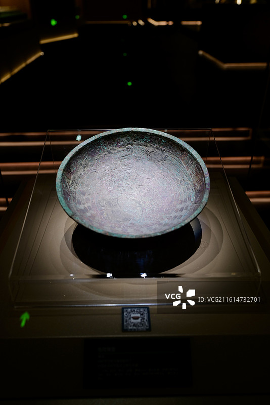 河南安阳殷墟博物馆镇馆之宝龟纹铜盘图片素材