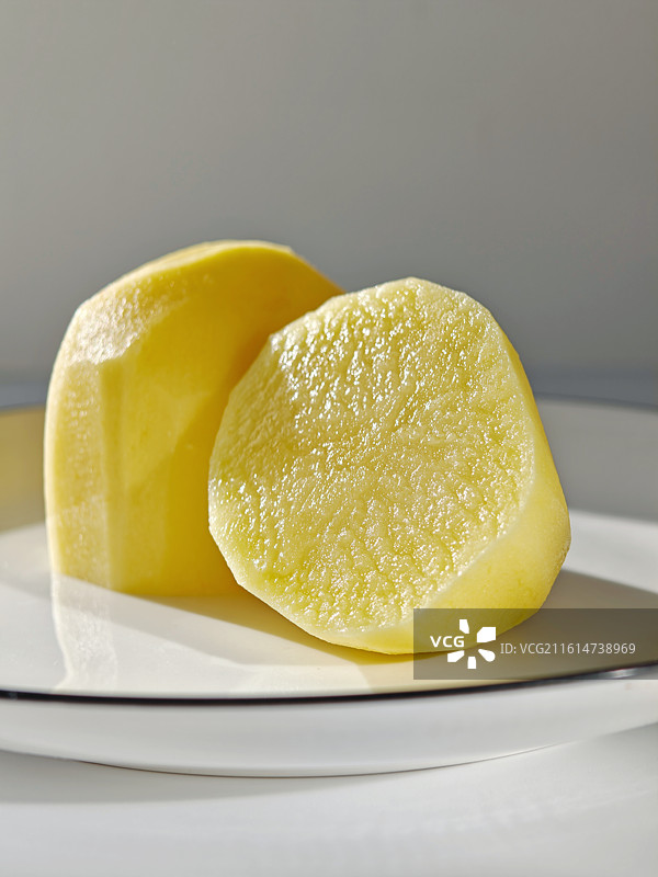 土豆，土豆块，黄心土豆，有机土豆，苹果，苹果切块，马铃薯，洋山芋，有机蔬菜，切块的黄色水果，切块图片素材