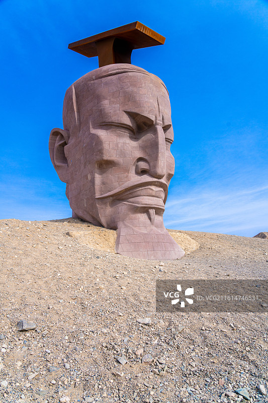 甘肃省酒泉市 瓜州县 戈壁艺术雕像 汉武雄风图片素材