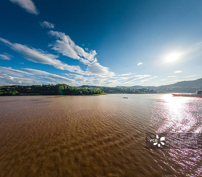 长江 三峡 沿岸风光 江面  风景 风景 建筑船舶等图片素材