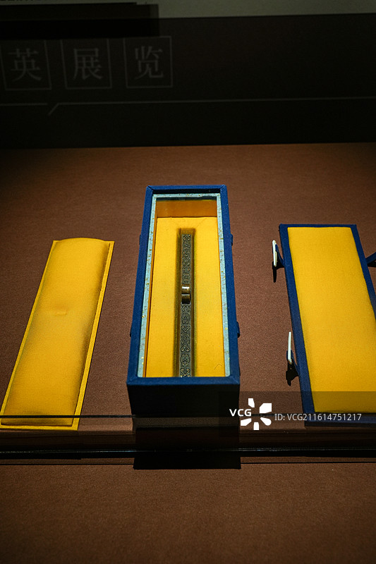 北京故宫博物院神武门“故宫南迁文物纪念展”的展览现场和展品图片素材