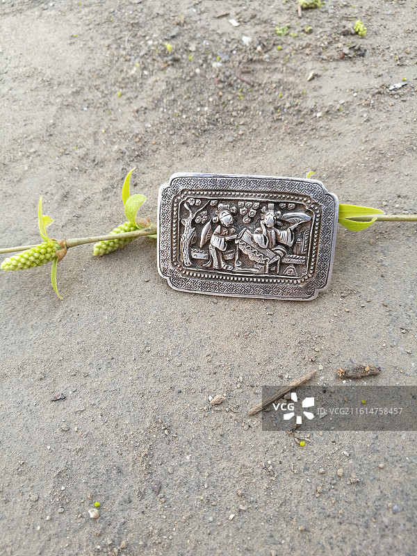 老银传统手工古代人物首饰品。老物件设计素材元素图片素材