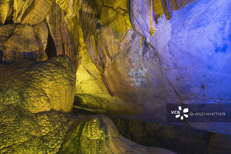 喀斯特溶洞石笋图片素材