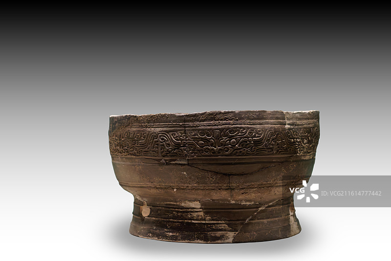 商代陶器，兽面纹陶器座图片素材