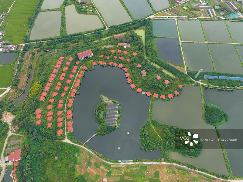 江苏省镇江市，丹徒区，龙恩木屋，龙恩国际木屋度假山庄，烂尾楼图片素材