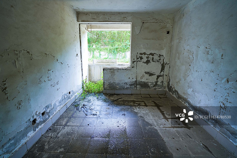 江苏省镇江市，荒废的学校图片素材