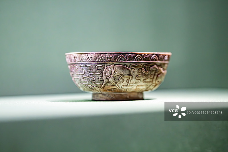 玉器百年守护从紫禁城到故宫博物院午门特展故宫博物院藏宋白玉灵芝鹿纹洗图片素材