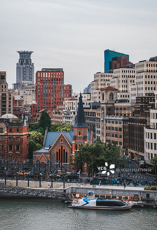 从高处俯瞰上海苏州河两岸城市风景图片素材