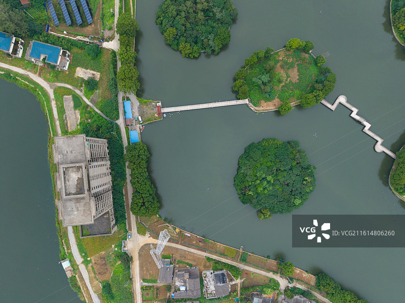 江苏省镇江市，丹徒区，永宁古寺、烂尾楼图片素材