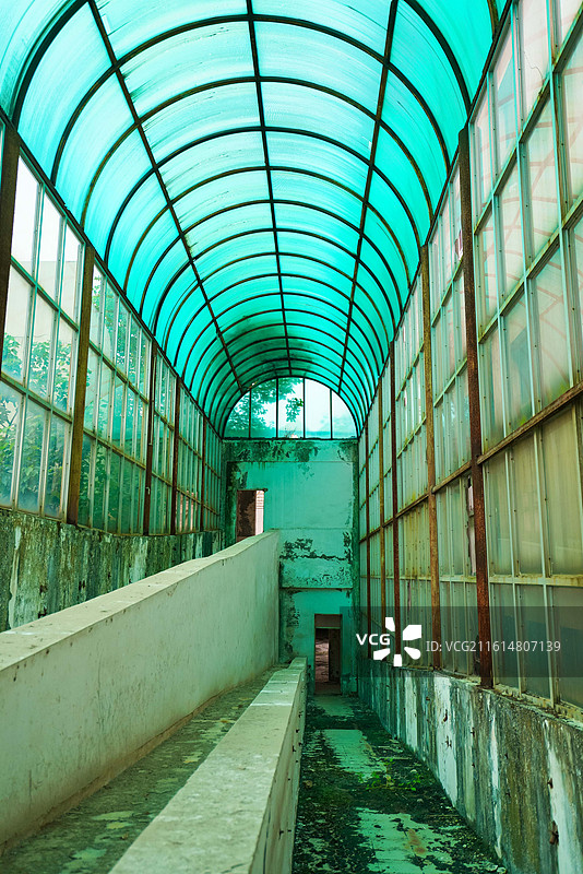 江苏省镇江市，荒废的学校图片素材