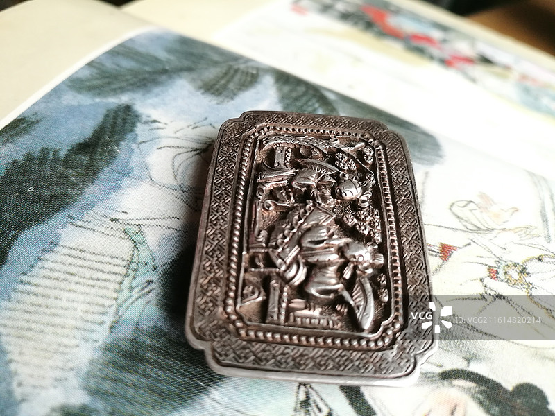 老银传统手工古代人物首饰品。老物件设计素材元素图片素材