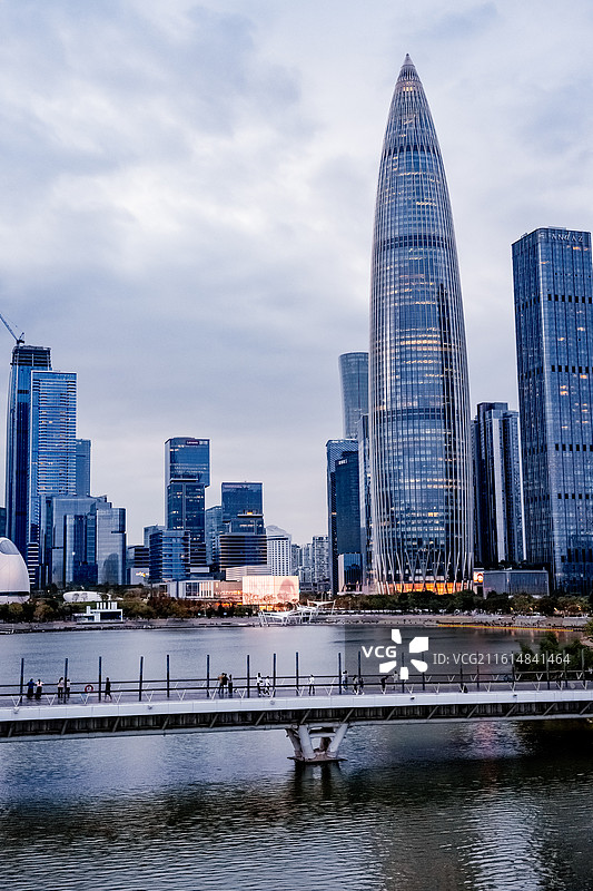 深圳湾人才公园夜景 我爱深圳 发展发达 经济 珠三角 粤港澳大湾区图片素材