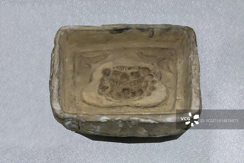 北京市永定河文化博物馆（门头沟区博物馆）“从历史走来的门头沟”展：方碟印花模（辽代，龙泉务窑出土）图片素材